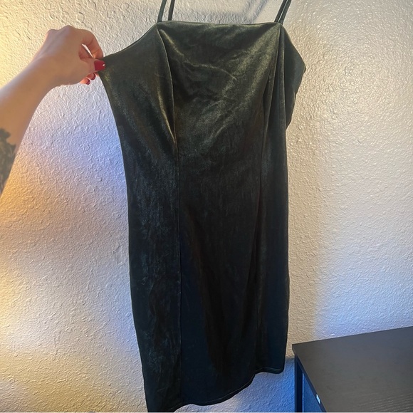 Forever 21 Women’s Velour Velvet Green Mini Party Dress Thin Straps Size Large - Picture 13 of 14